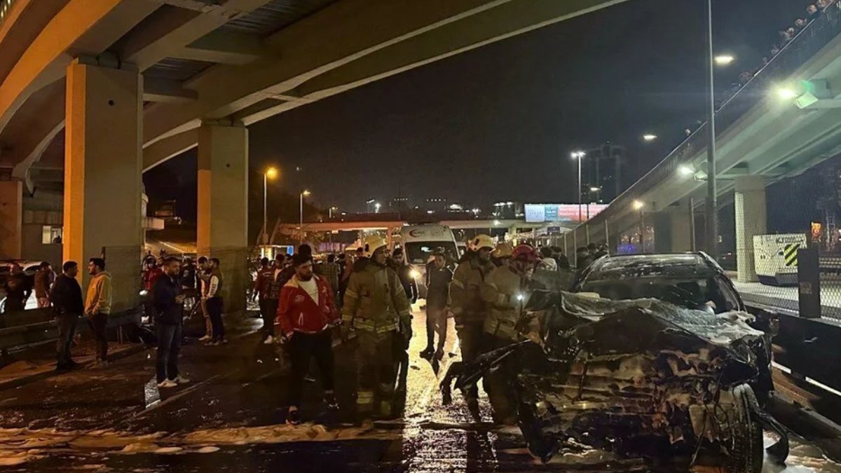 İstanbul'da feci kaza: Ölü ve yaralılar var