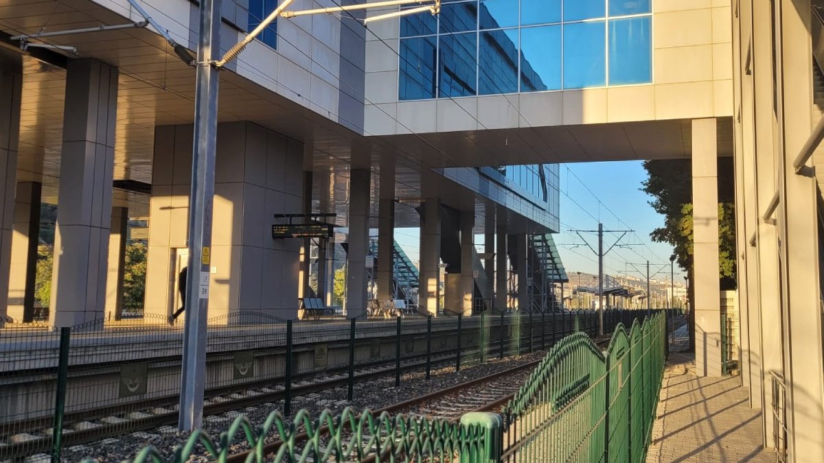 YHT raydan çıktı! 4 çalışan hafif şekilde yaralandı