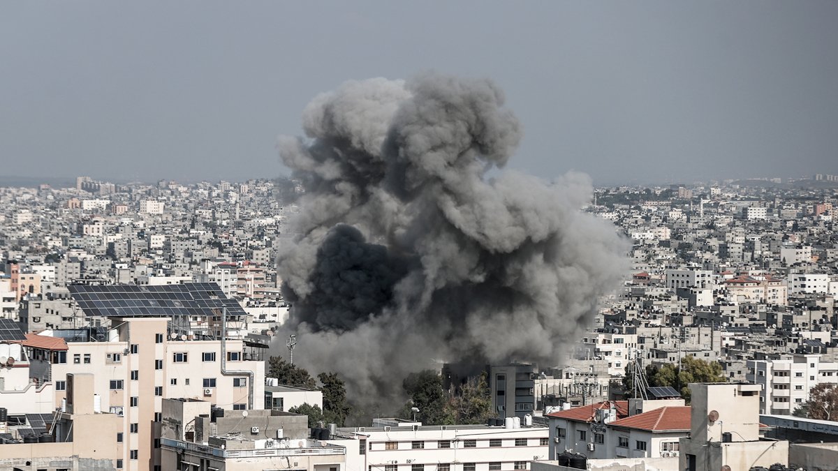 İsrail'in verdiği tahliye süresi doldu: Gazze Şeridi'nden dumanlar yükseldi