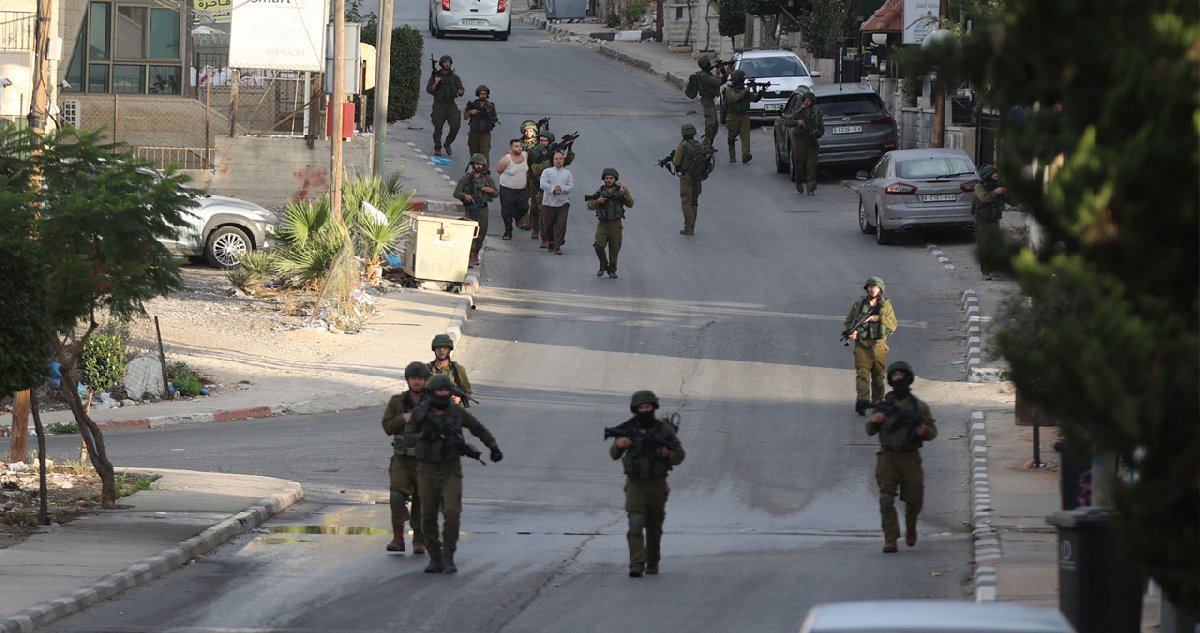 İsrail güçleri Kudüs ve Batı Şeria'da 55 Filistinliyi gözaltına aldı