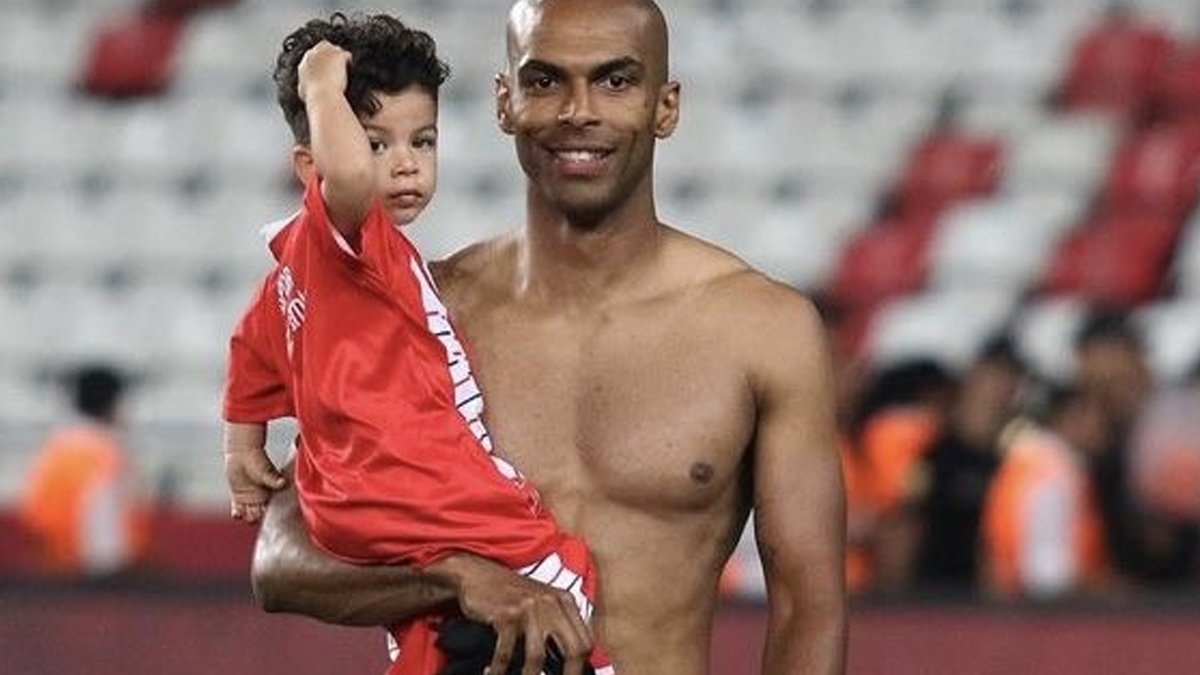 Trafik kazası geçirmişti! Antalyasporlu Naldo'dan kahreden haber! Sevenleri yasta...