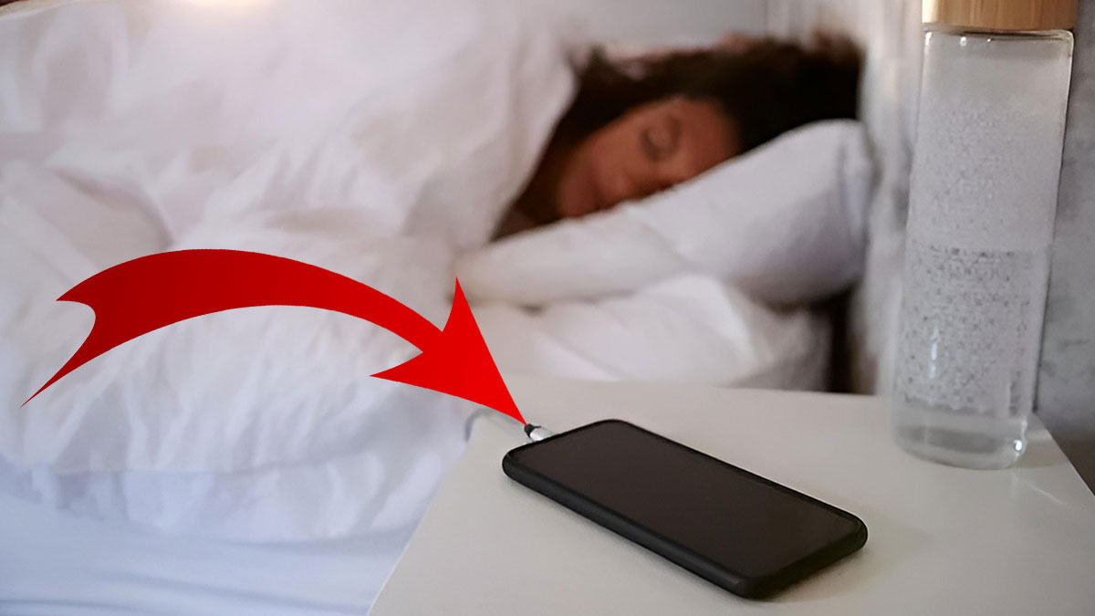 Cep telefonunu gece şarj edenler dikkat: Meğer ömür törpüsüymüş! Uzmanlardan 'damla şarj' uyarısı