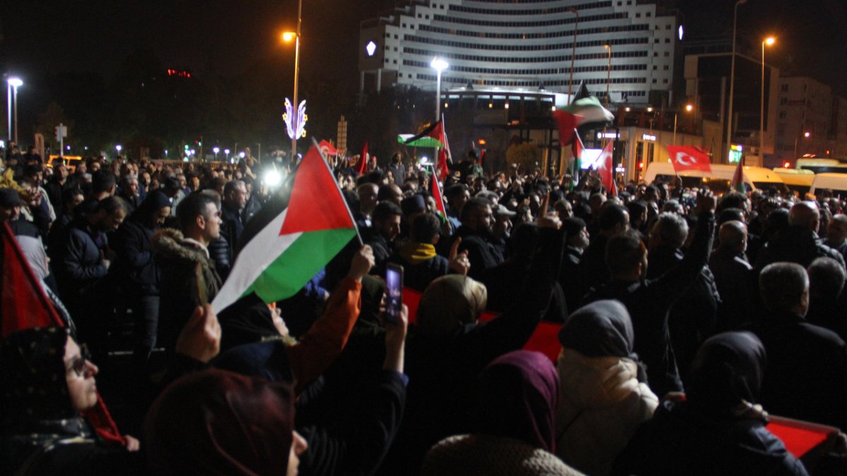 İsrail'in hastane saldırısı birçok ilde protesto edildi: Polis biber gazı kullandı