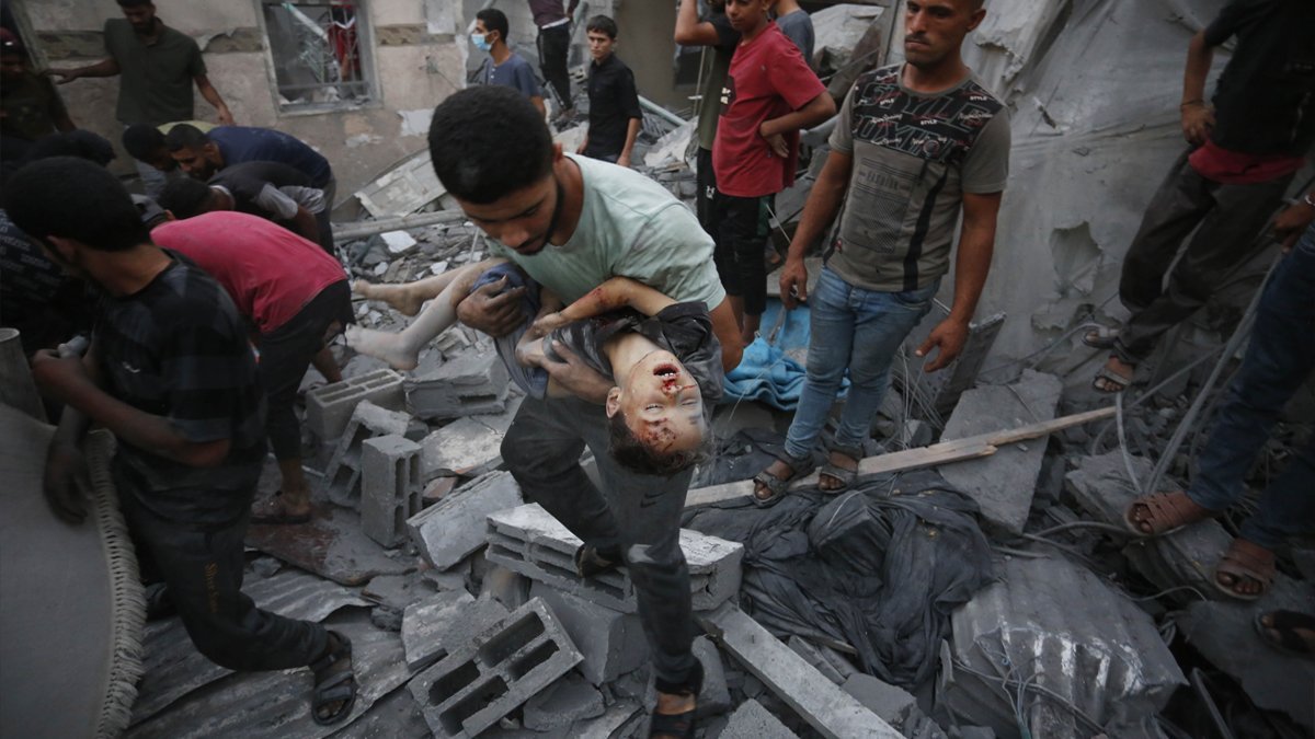 Gazze katliamında on üçüncü gün: İsrail bir milleti yok ediyor