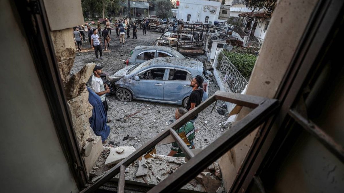 Gazzeliler el-Ehli hastanesi katliamını anlattı: Etraf bir anda yardım çığlıklarıyla doldu