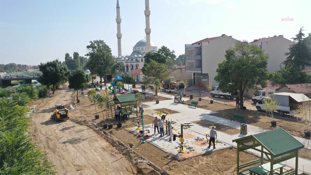 Büyükşehir’den Alpu’da park ve korkuluk projesi