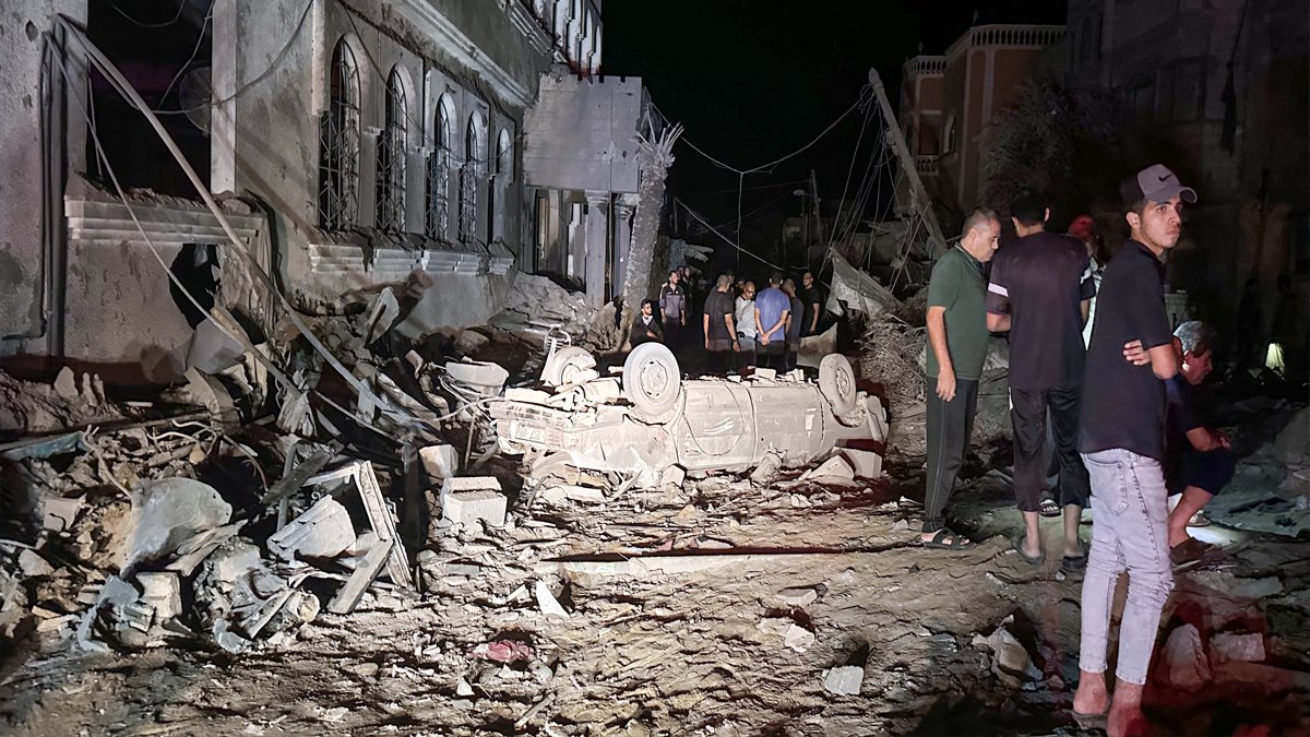 Gazze'ye gece boyu saldırı: İsrail bir camiyi daha vurdu