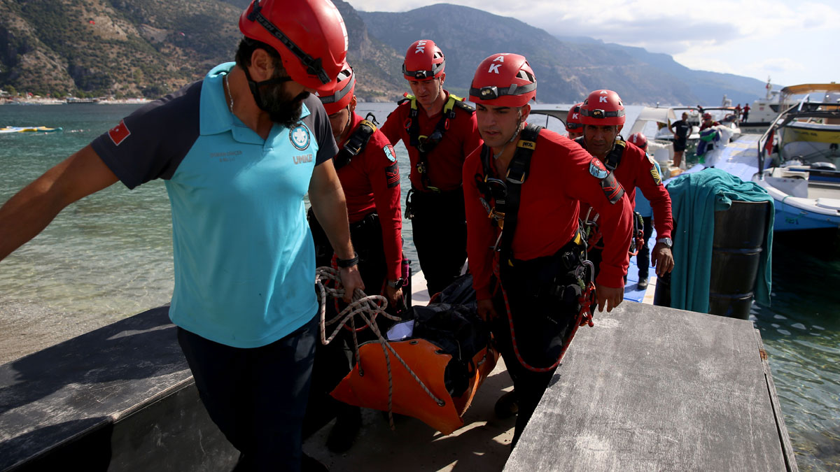 Kelebekler Vadisi'ne düşen paraşüt pilotu öldü