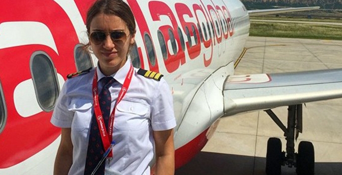 Hangi futbolcunun 
eşi pilot oldu?