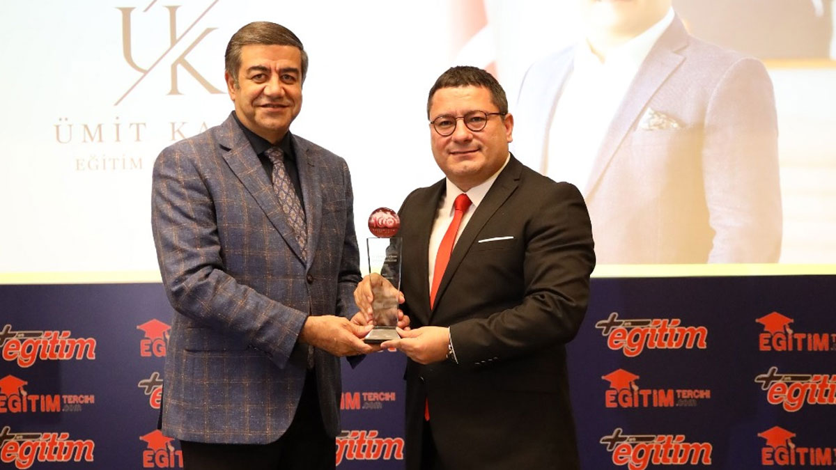 Eğitimde başarı ödülü Ümit Kalko'ya