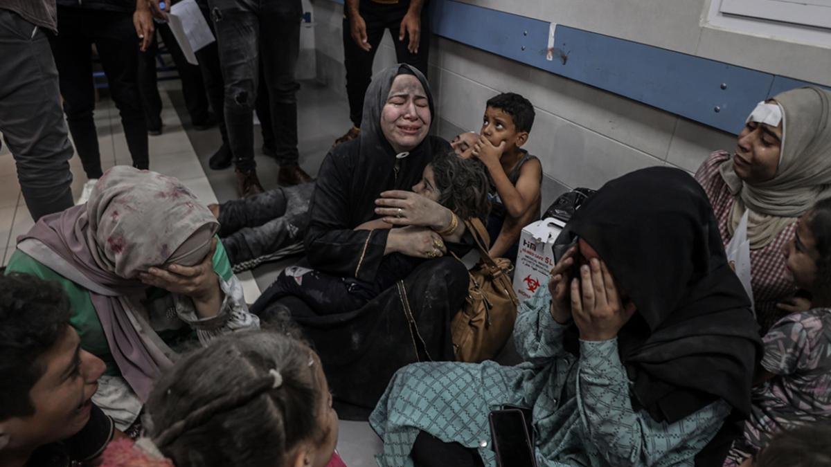 İsrail savaş uçakları Kudüs Hastanesi çevresini vurdu