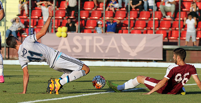 Robin van Persie'den Fenerbahçe'ye kötü haber