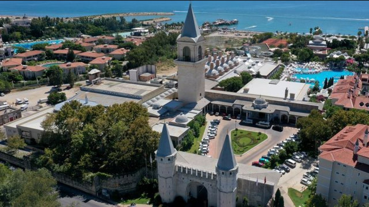 Topkapı Sarayı Nerede: İstanbul'un Tarihi Hazinesi