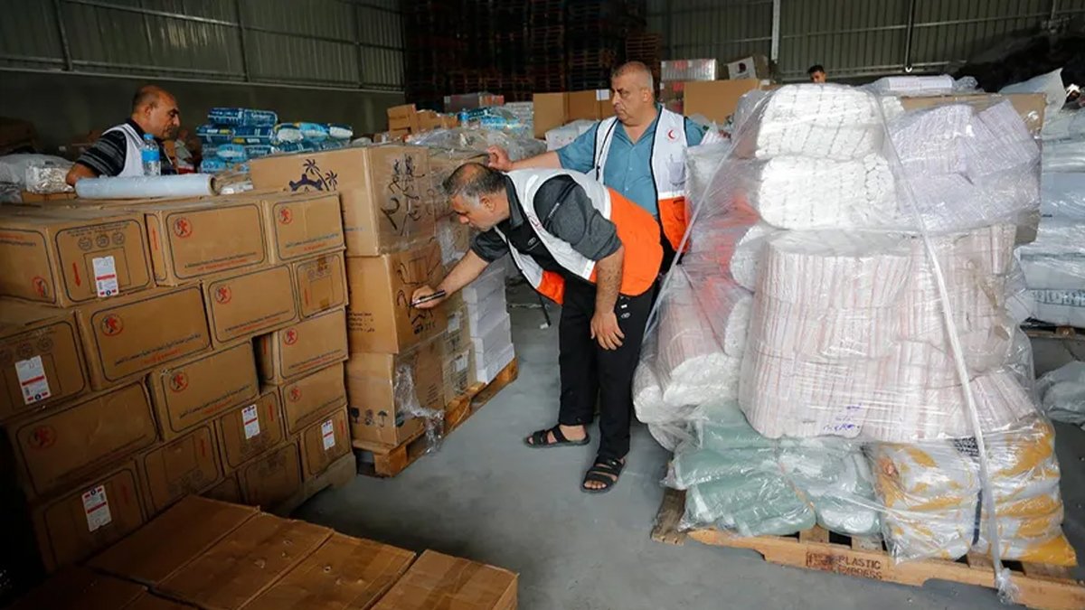 Filistin Kızılay'ı duyurdu: Gazze için 4'üncü yardım konvoyu Refah'ı geçti