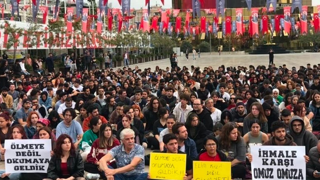 Aydın'da öğrencilerden oturma eylemi: Kader değil ihmal