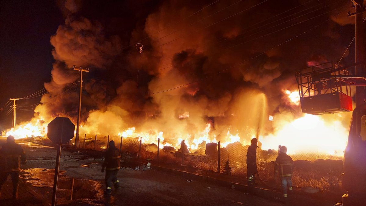Niğde'de geri dönüşüm tesisinde yangın