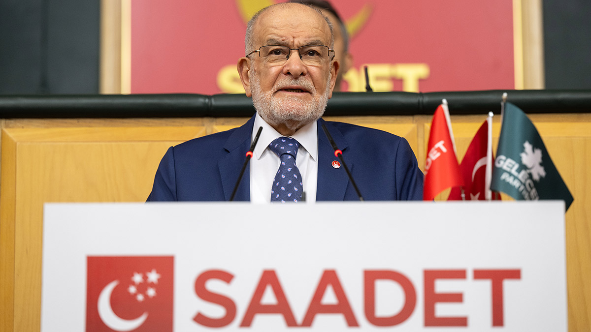 Karamollaoğlu: Cumhuriyetimiz dün son kaleydi, bugün de öyle