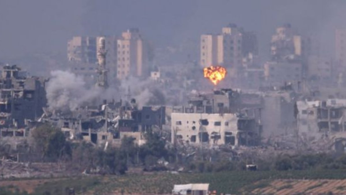Gazze cehenneme döndü! İsrail ordusu son 24 saatte 450'den fazla hedefi vurdu