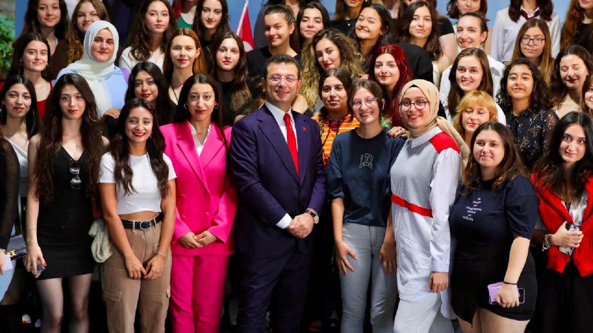 İmamoğlu duyurdu: Zeren Ertaş'ın adı İBB yurduna verilecek