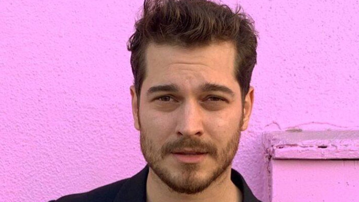 Ekranlara dönmesine günler kalmıştı! Çağatay Ulusoy hakkında ilginç iddia! Serenay Sarıkaya detayı herkesi şoke etti!