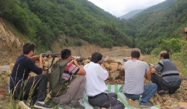 Ordu'da silahlı köylüler güvenlik güçleriyle dağlarda terörist arıyor