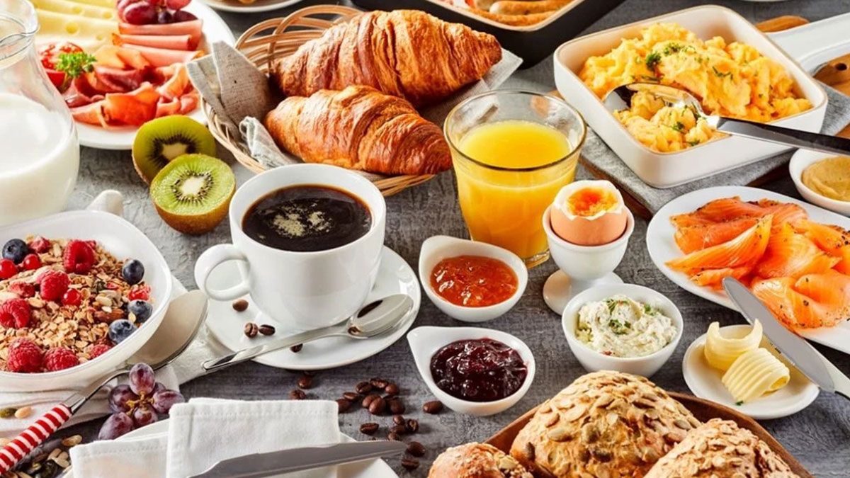 Zararlarını hiç kimse konuşmuyor: Vücudu erkenden yaşlandırıyor! Sabah akşam her yerde tüketiliyor