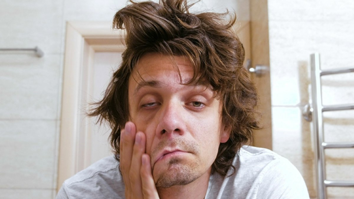 Sürekli Uyuma İsteği: Nedenleri, Belirtileri ve Çözüm Yolları