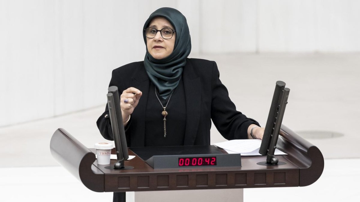 Eski HDP'li vekil Hüda Kaya tutuklandı