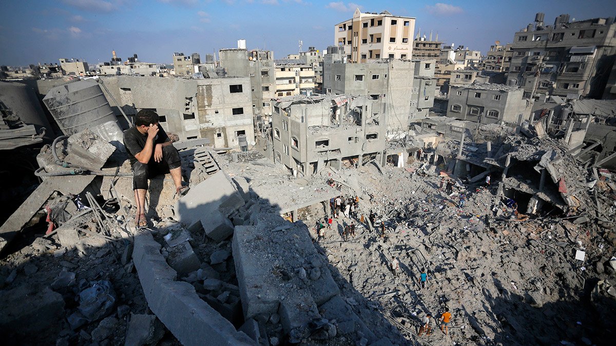 İsrail üç mülteci kampını bombaladı: Onlarca can kaybı var