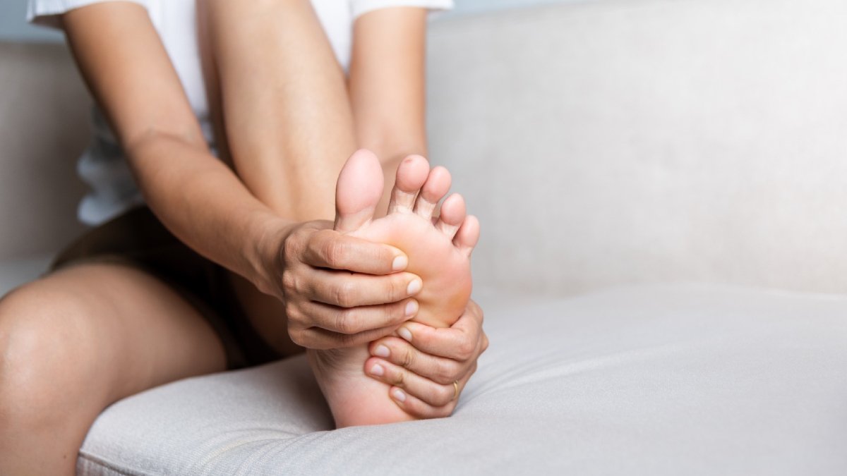 Ayak altı yanması neden olur?