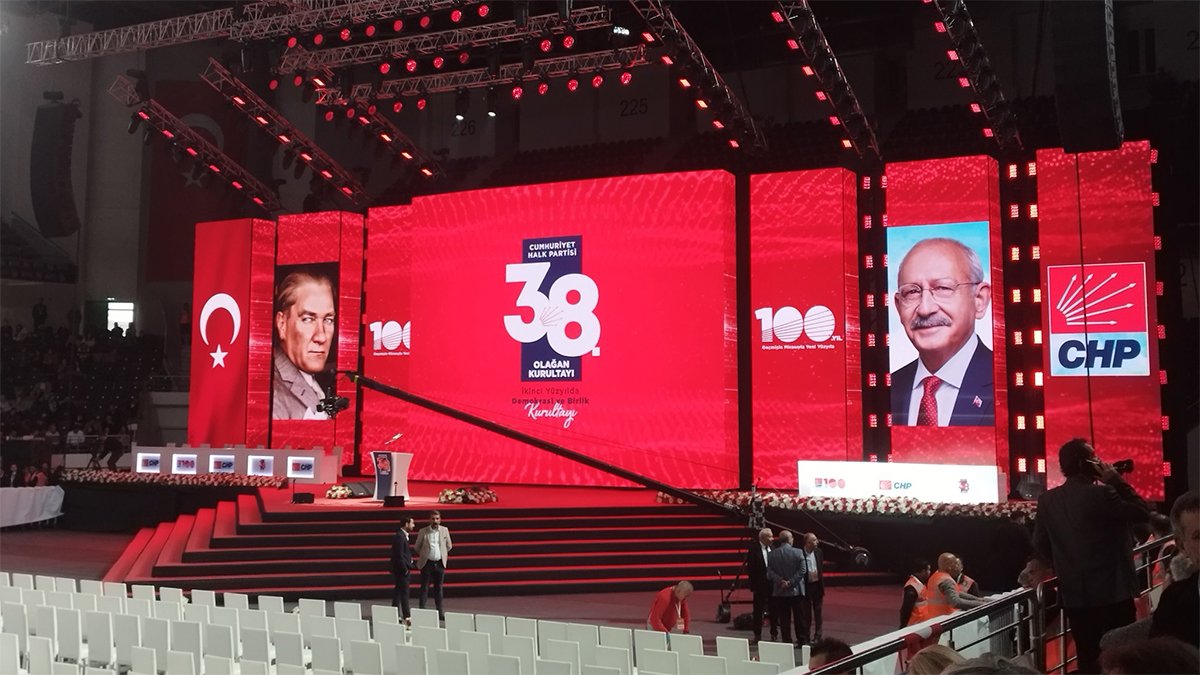 CHP'de kurultay günü: Bugün genel başkan seçilecek