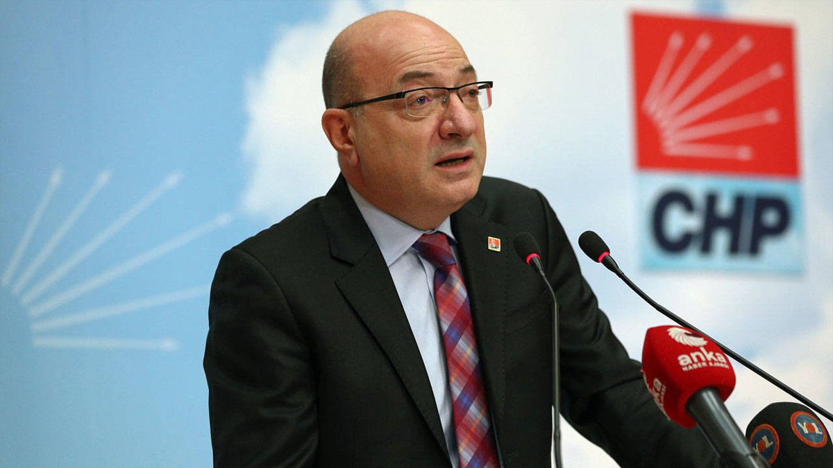 İlhan Cihaner CHP kurultayına dakikalar kala adaylıktan çekildi