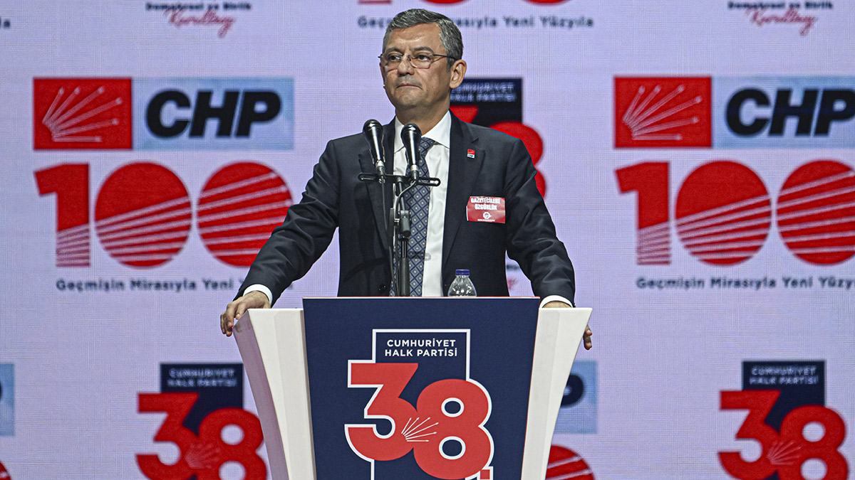 Özgür Özel'den Kılıçdaroğlu'na cevap: CHP'de hançer de yok hançerleyen de