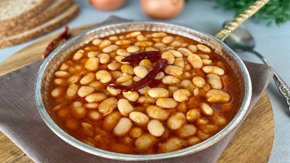 Bu fasulye istediğiniz an hazır, suda bekletme derdi yok, işte lokantalarda yapılanlar yumuşacık süt fasülye