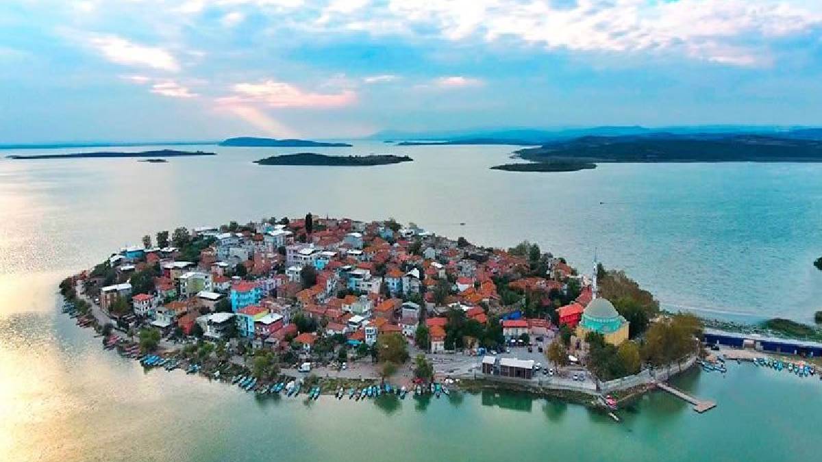 Buraya gitmek için işten izin almanıza gerek yok! İstanbul'a yakın günü birlik gidilecek 5 yer: Şimdiden planınızı yapın