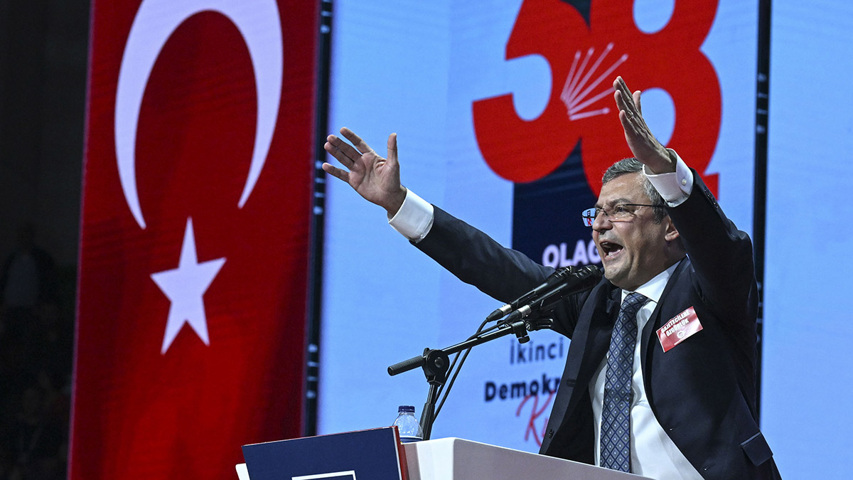 CHP Genel Başkanı Özgür Özel: Yarından itibaren seferberlik ilan ediyorum