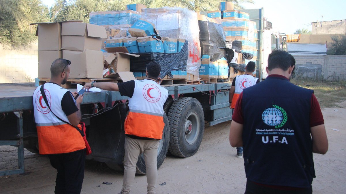 Filistin Kızılayı: Yardım yüklü 30 kamyon daha geldi