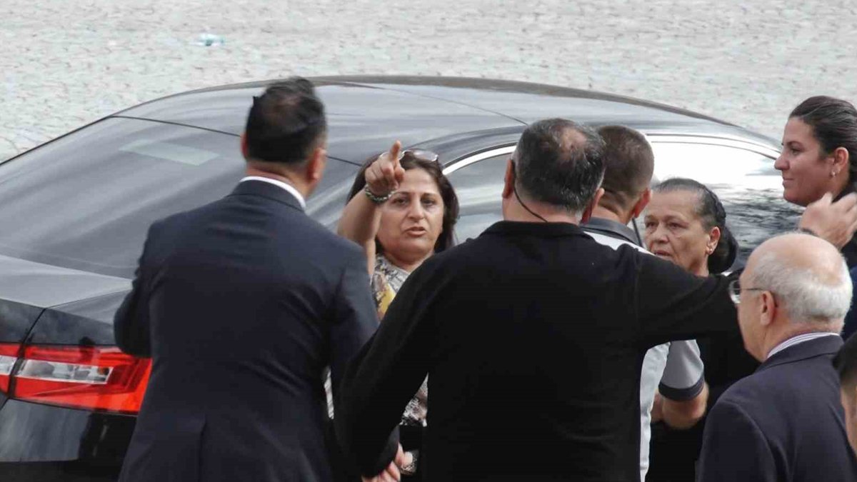 Özgür Özel'e Kılıçdaroğlu protestosu: Sırtından vurdular