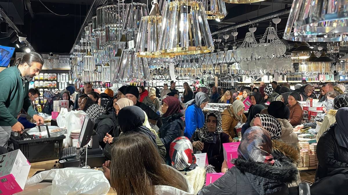 Büyük indirimlerin yapıldığı Black Friday'e sayılı günler kaldı!