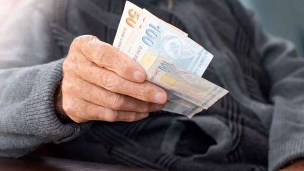 Bakanlık açıkladı: Emekli maaş ödeme tarihleri değişti mi?