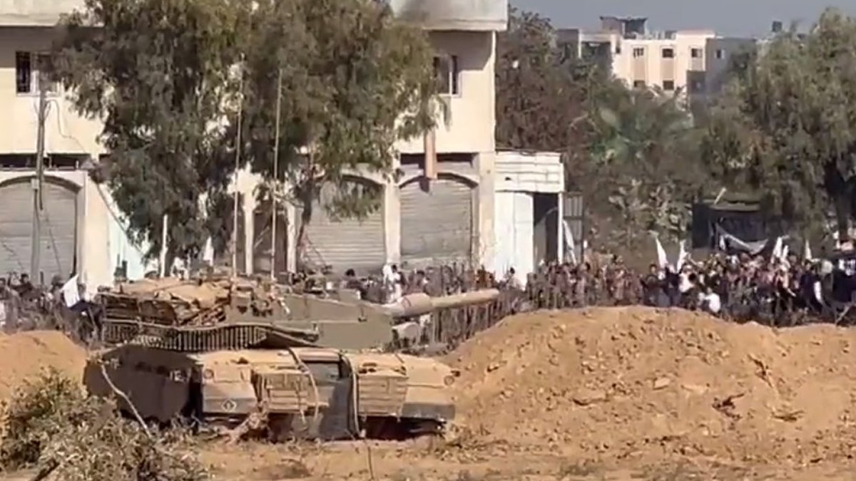 İsrail, Filistinlileri tank gölgesinde güneye göç ettiriyor