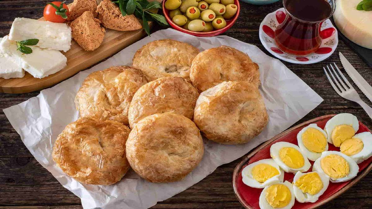 41 yıllık ustası İzmir boyozunun sırrını paylaştı! Hem çıtır çıtır hem de sıcacık: İzmir boyozunu bir de bu tarifle deneyin