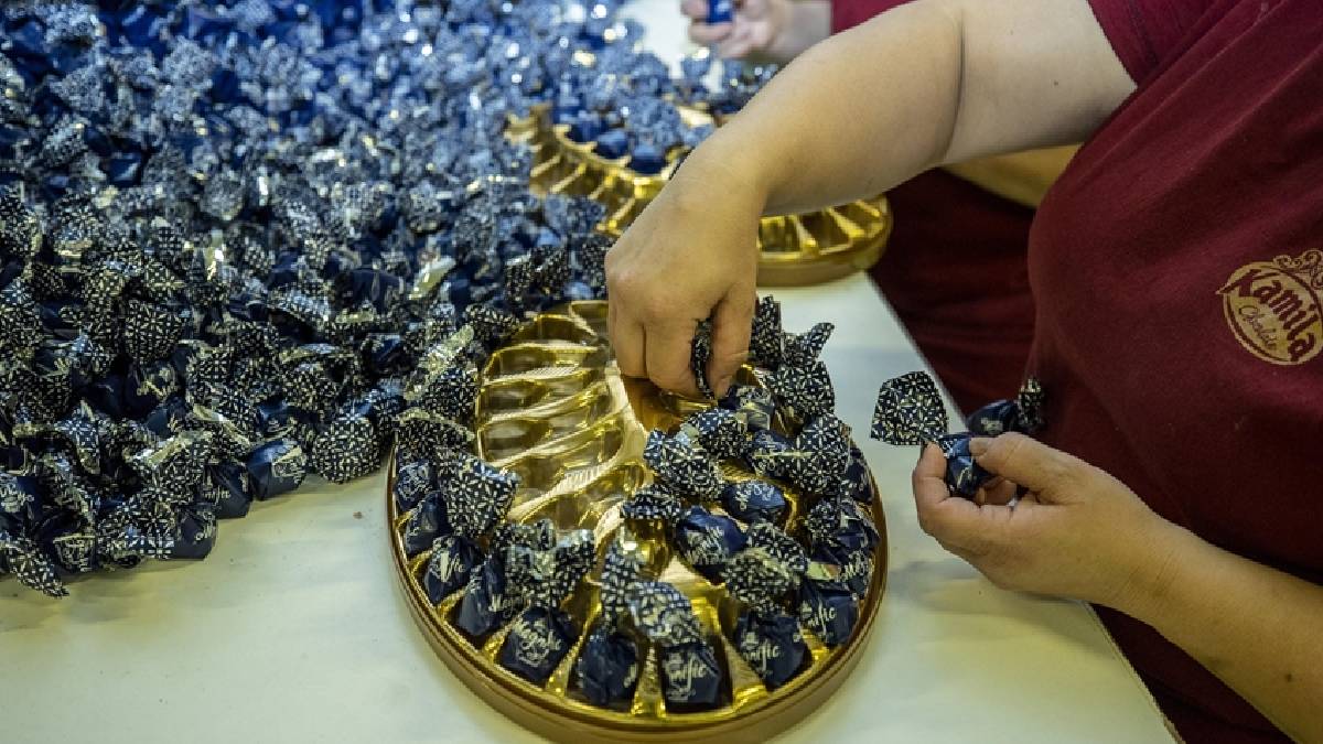 Fabrikada yalnızca 100 kişi çalışıyor! Tüm dünya bu ürün için ölüp bitiyor! 35 ülke şimdiden kaptı bile