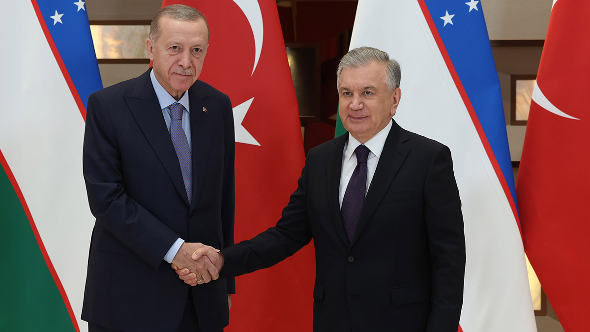 Erdoğan, Özbekistan Cumhurbaşkanı Mirziyoyev ile görüştü