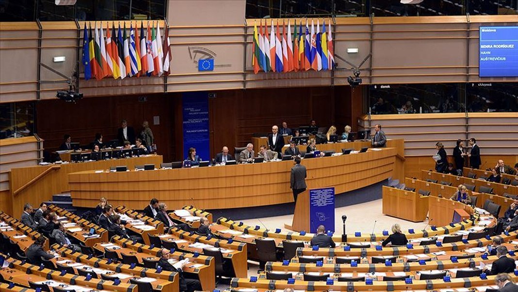 AB Komisyonu raporu yayımlandı: Türk demokrasisi geri gidiyor