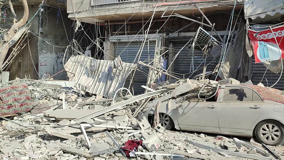 İsrail Gazze'de sivil yerleşim yerlerini vurdu: 19 ölü