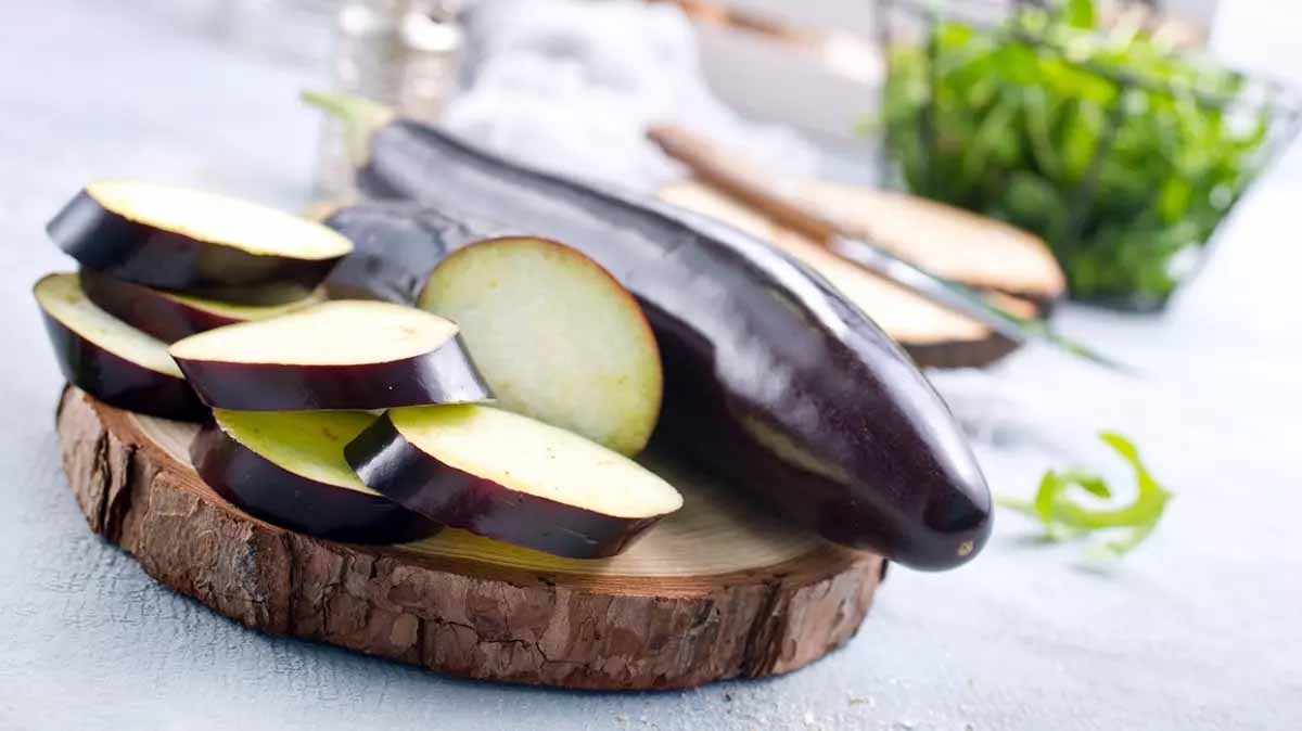 Patlıcanların acısı en kolay nasıl alınır? Bu sayede yağ da çekmeyecek, işte bir taşla iki kuş dedirten pratik yöntem