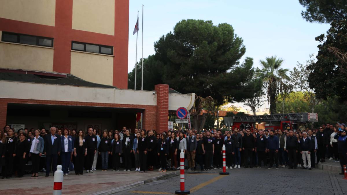 Efeler Ulu Önder Atatürk’ü andı