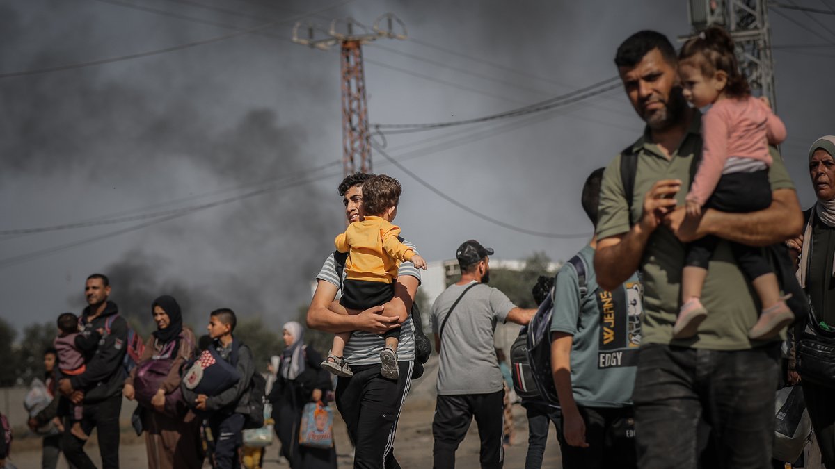 İsrail kana doymuyor: Bir günde 6 hastaneyi bombaladı