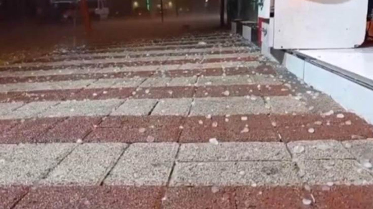 Bursa’da ceviz büyüklüğünde dolu yağdı
